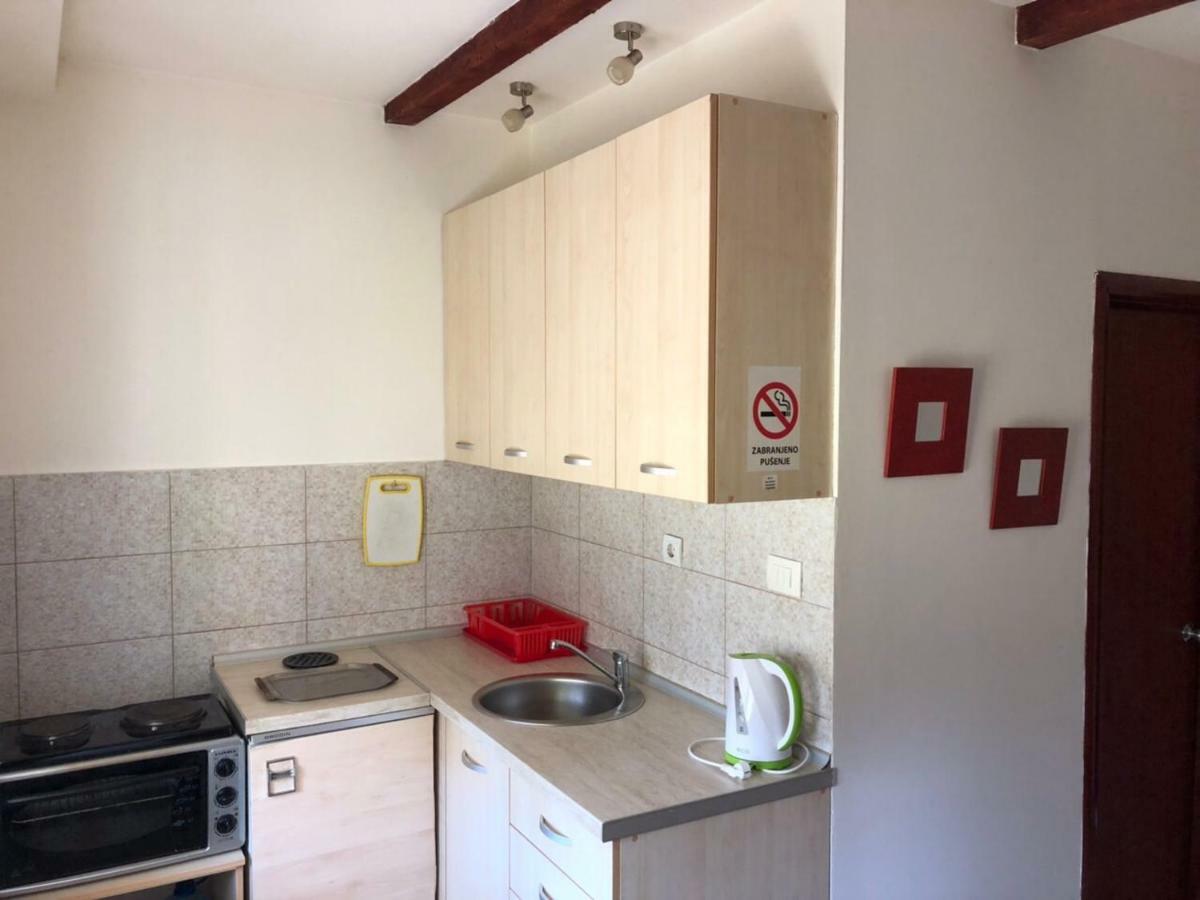 Cvjetni Apartmani Cetinje Exterior foto